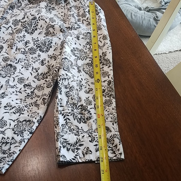 NWOT Black and white with beige button-down blouse - Picture 8 of 9